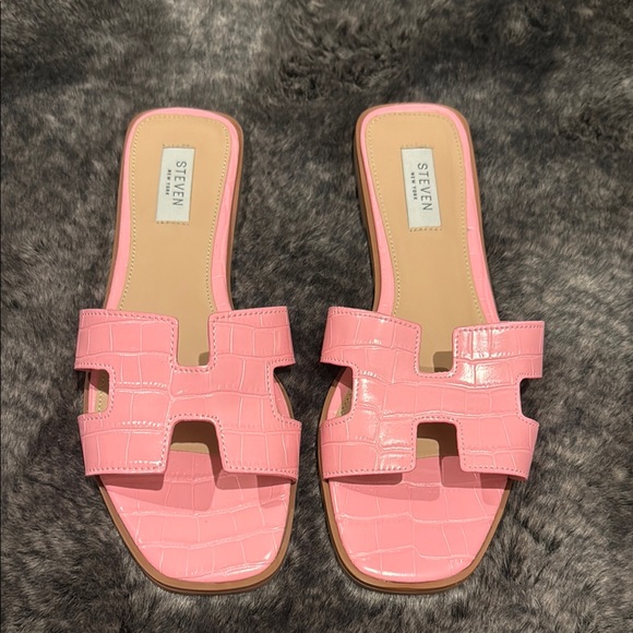 Steve Madden Pink Sandals with Modern Square Strap - Picture 1 of 3